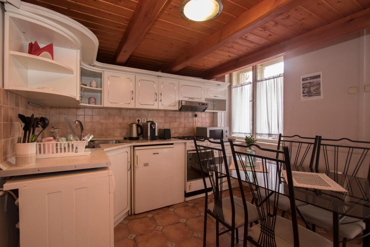 Belvárosi Vintage Apartman a sétálóutcán Miskolc Esterno foto
