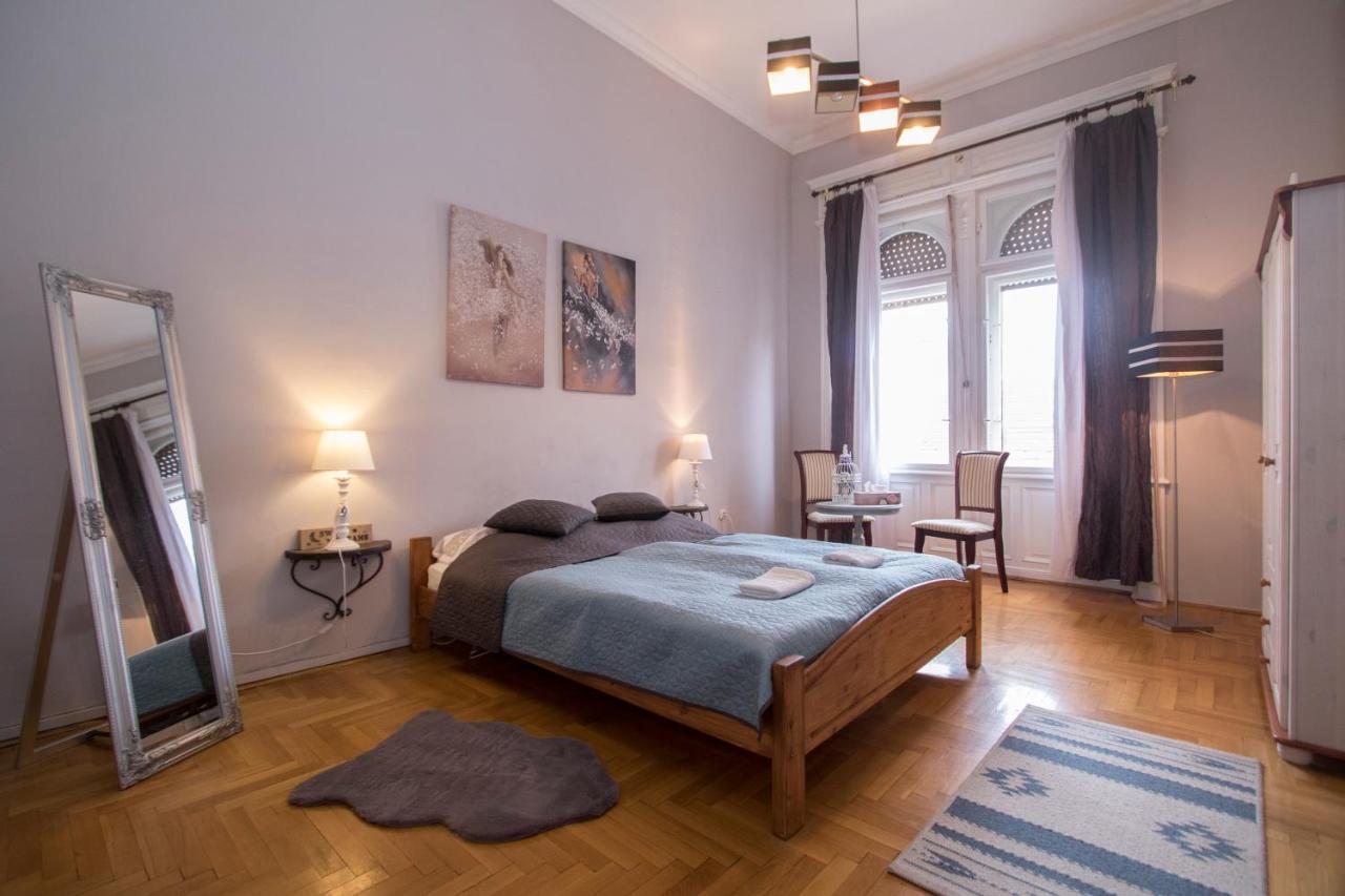 Belvárosi Vintage Apartman a sétálóutcán Miskolc Esterno foto