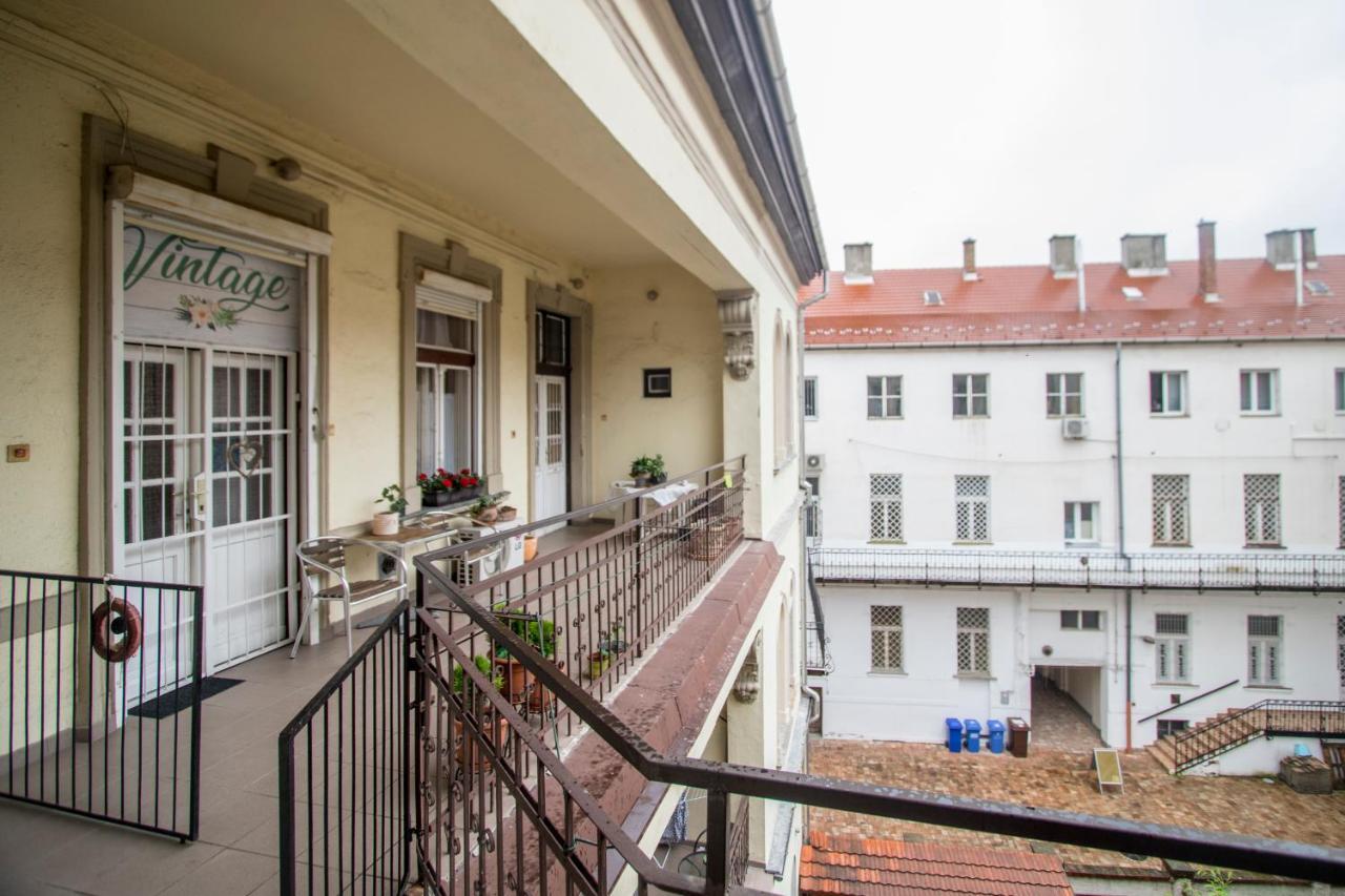 Belvárosi Vintage Apartman a sétálóutcán Miskolc Esterno foto