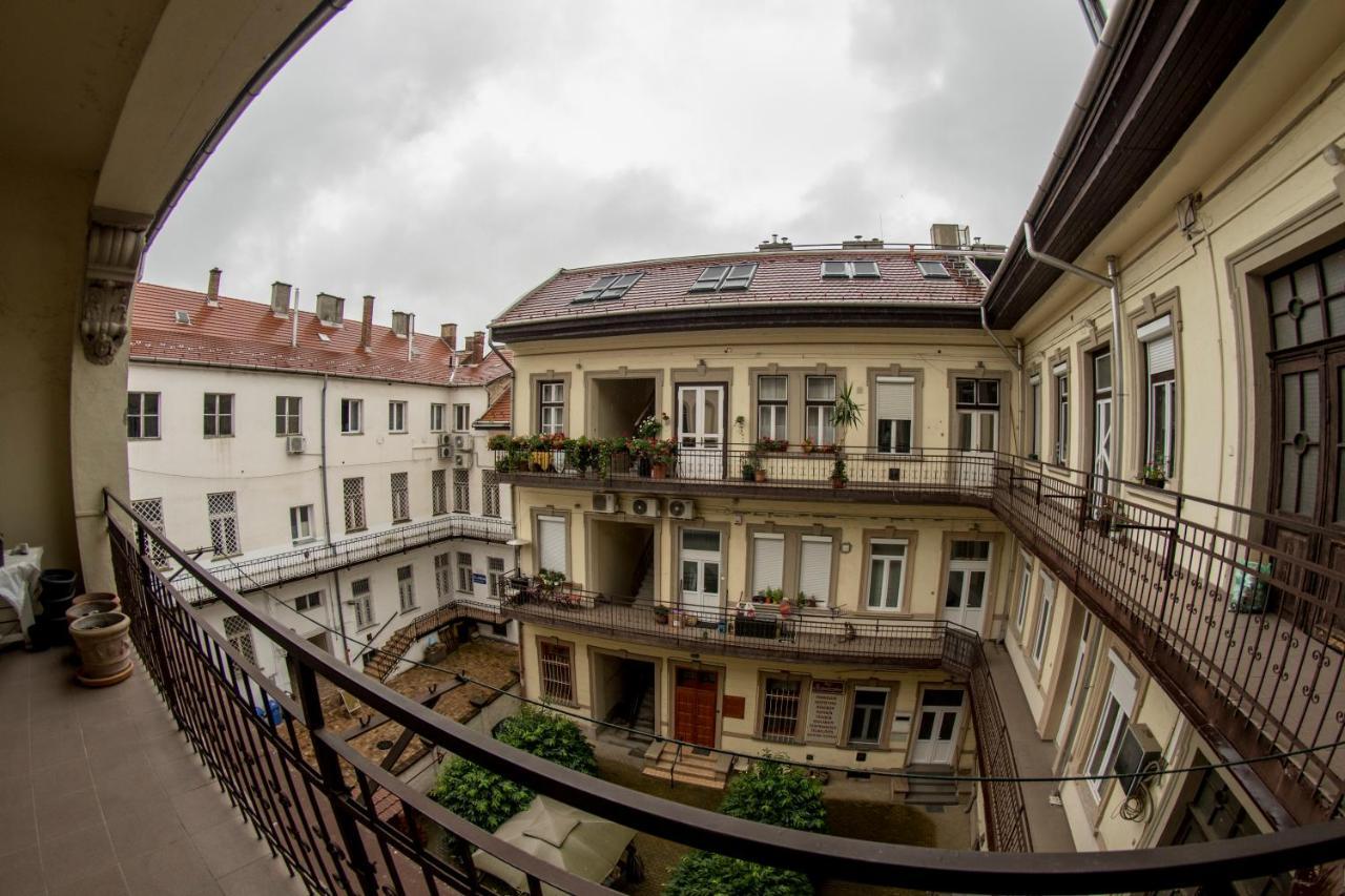 Belvárosi Vintage Apartman a sétálóutcán Miskolc Esterno foto
