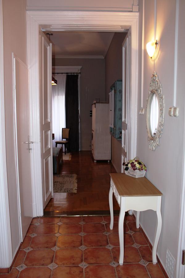 Belvárosi Vintage Apartman a sétálóutcán Miskolc Esterno foto